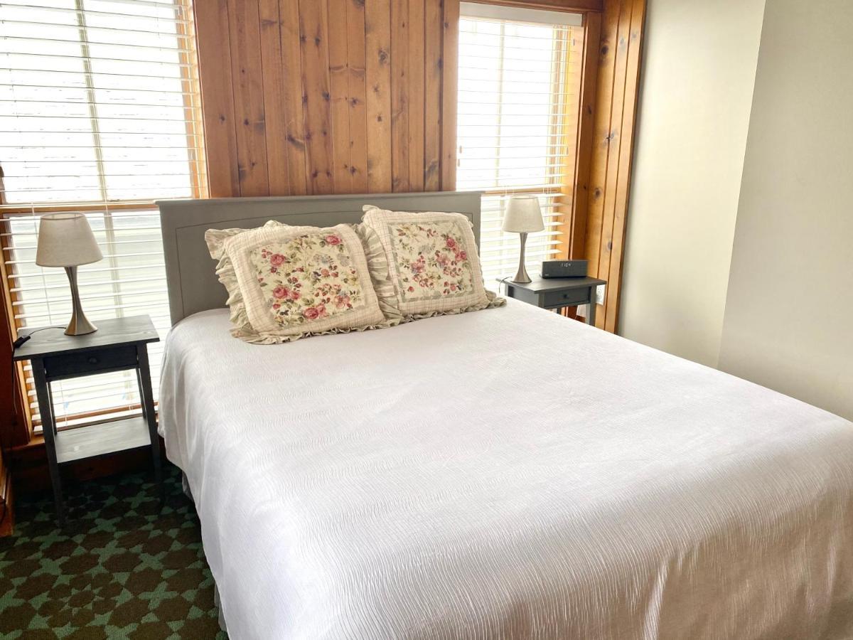 Harbor House Inn Grand Haven Habitación foto