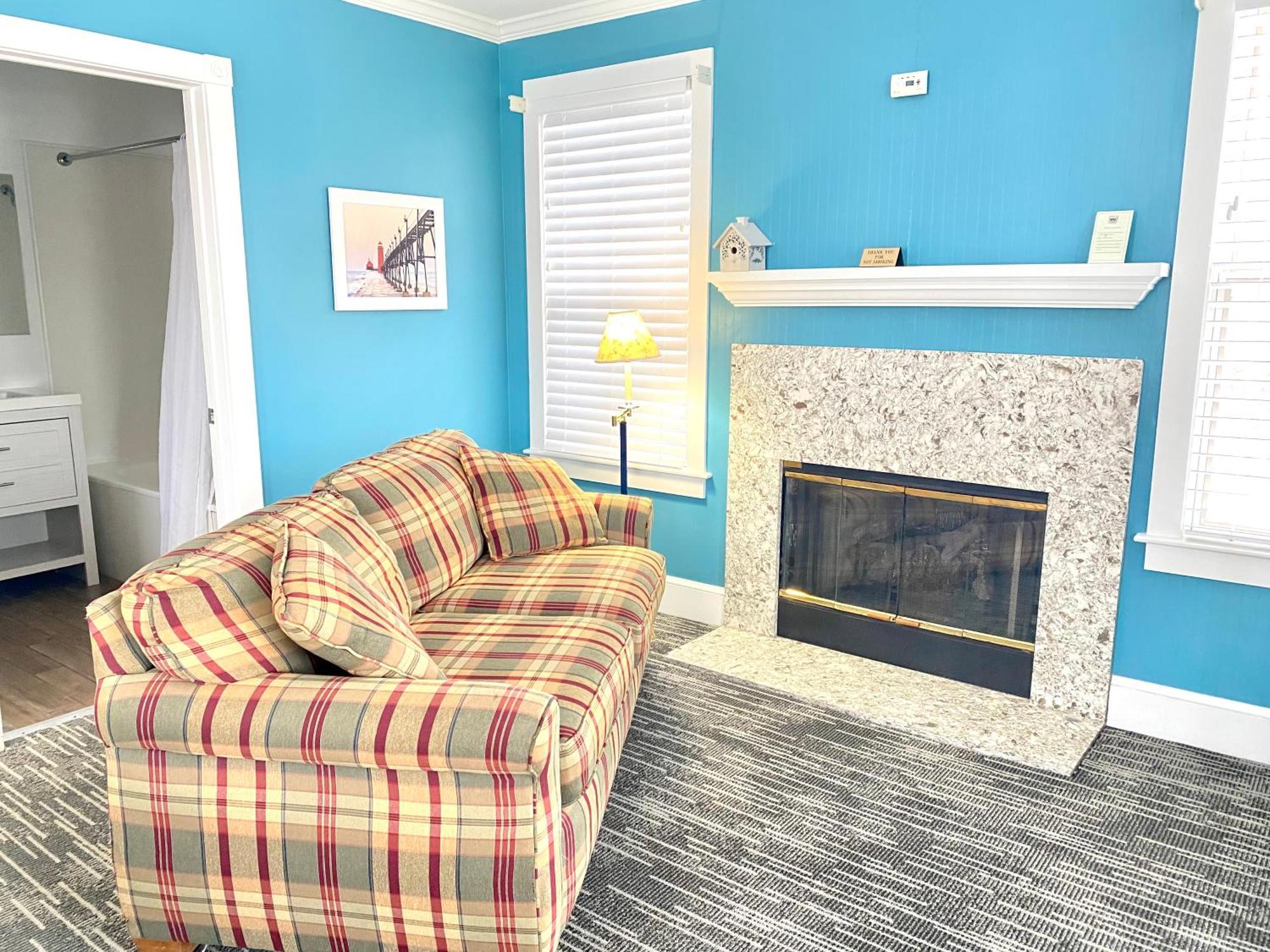 Harbor House Inn Grand Haven Habitación foto