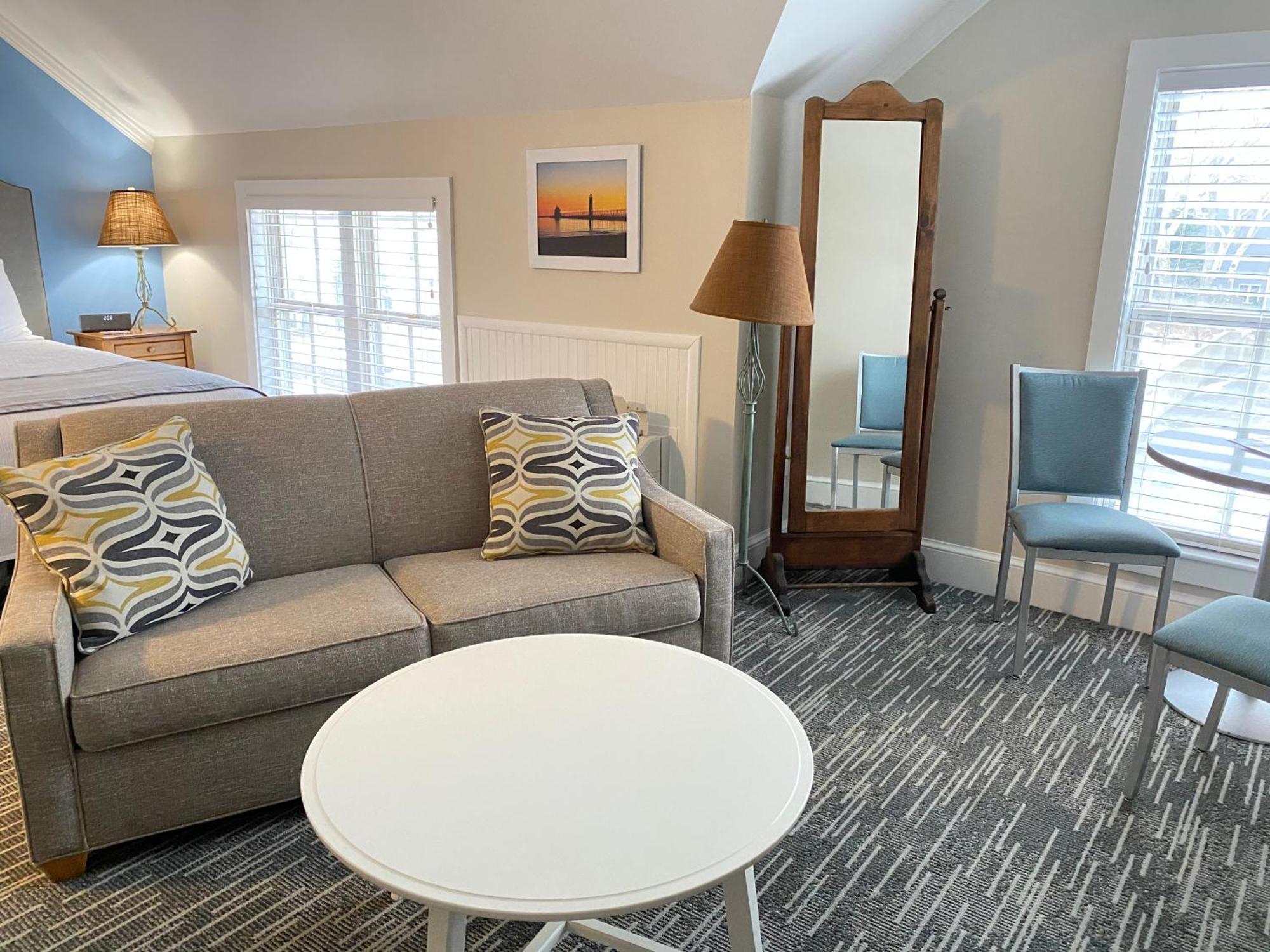 Harbor House Inn Grand Haven Habitación foto
