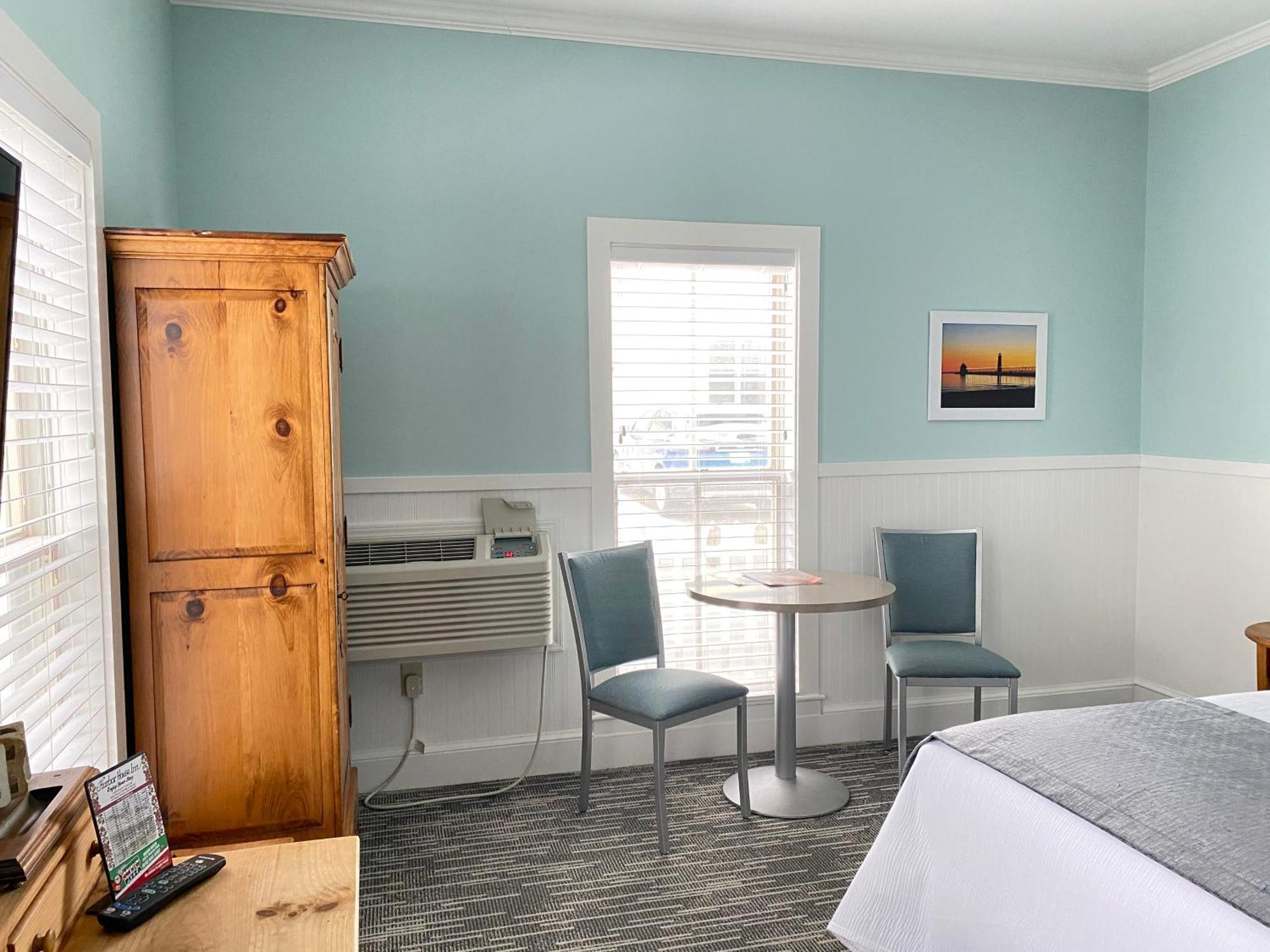 Harbor House Inn Grand Haven Habitación foto